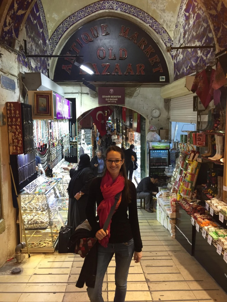 Istanbul - Pred vchodom do Old Bazaaru